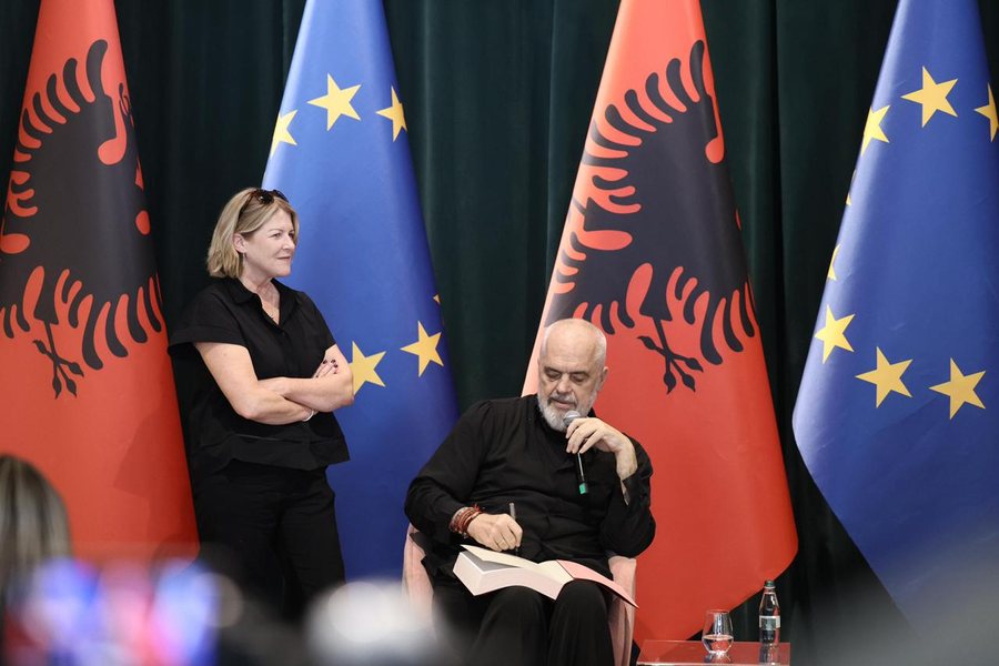 “Për lulen time irlandeze, nga një “vrasës”