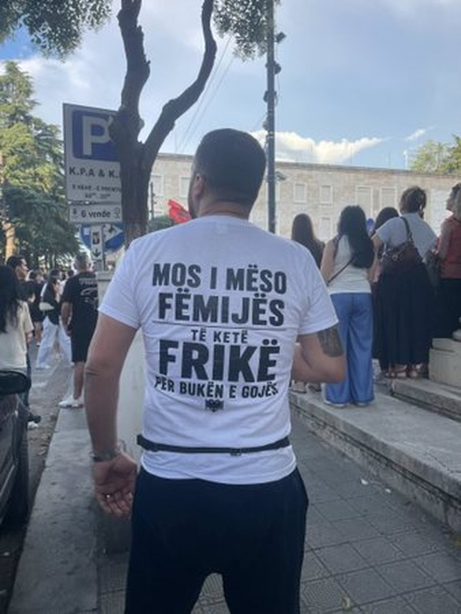 FOTO/ &ldquo;K&euml;tu p&euml;r ata q&euml; na i zbuat nga vendi&rdquo;,