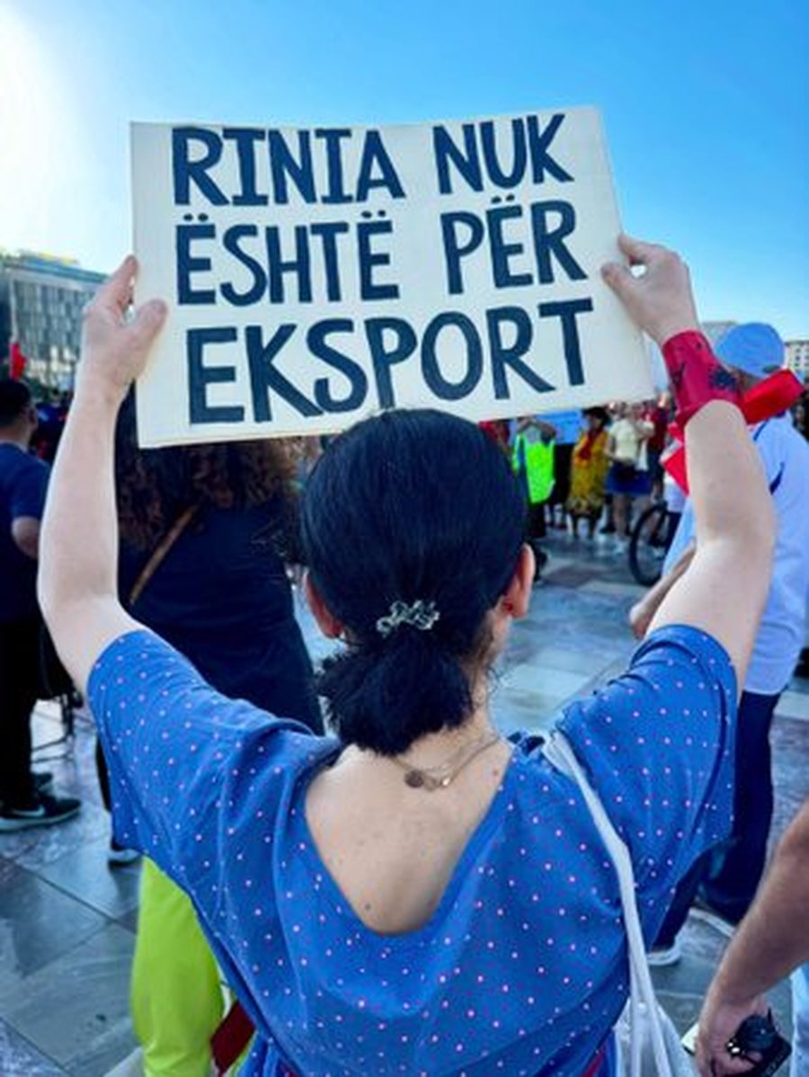 FOTO/ &ldquo;K&euml;tu p&euml;r ata q&euml; na i zbuat nga vendi&rdquo;,