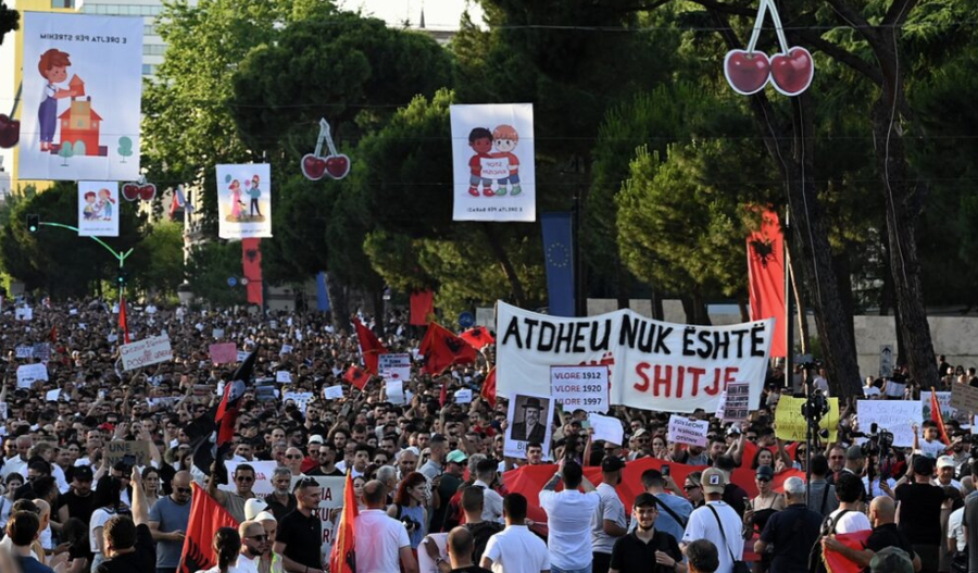 Simbolika me Lidhjen e Prizrenit, sot dita e 11-t&euml; e protest&euml;s!