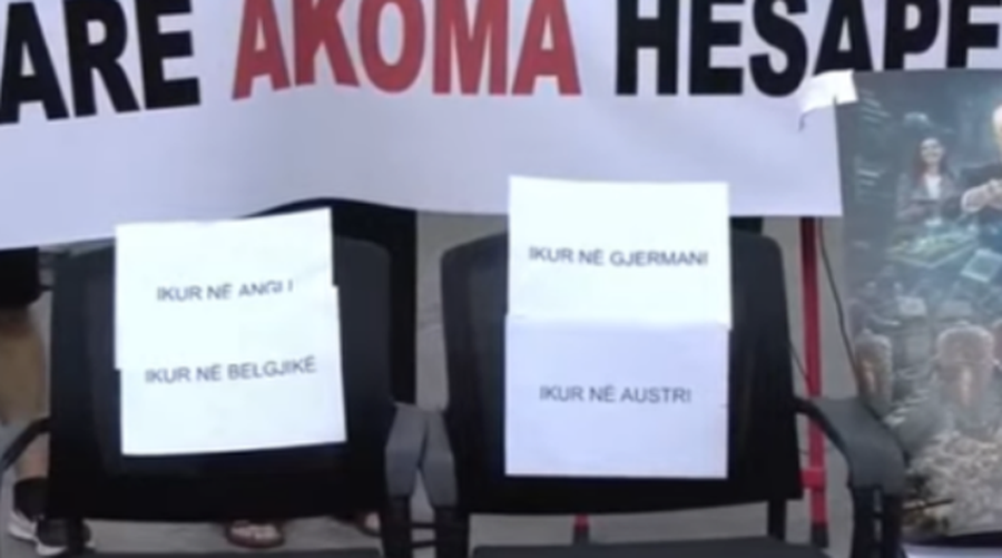 Protesta e 12-t&euml; kund&euml;r projektit t&euml; Zv&euml;rnecit, mij&euml;ra