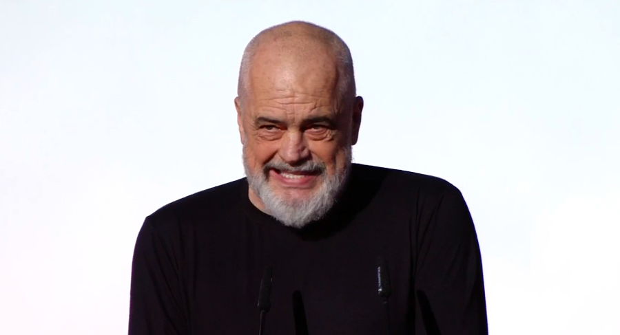 Edi Rama para socialist&euml;ve n&euml; Tiran&euml;: U p&euml;rdor&euml;n foto
