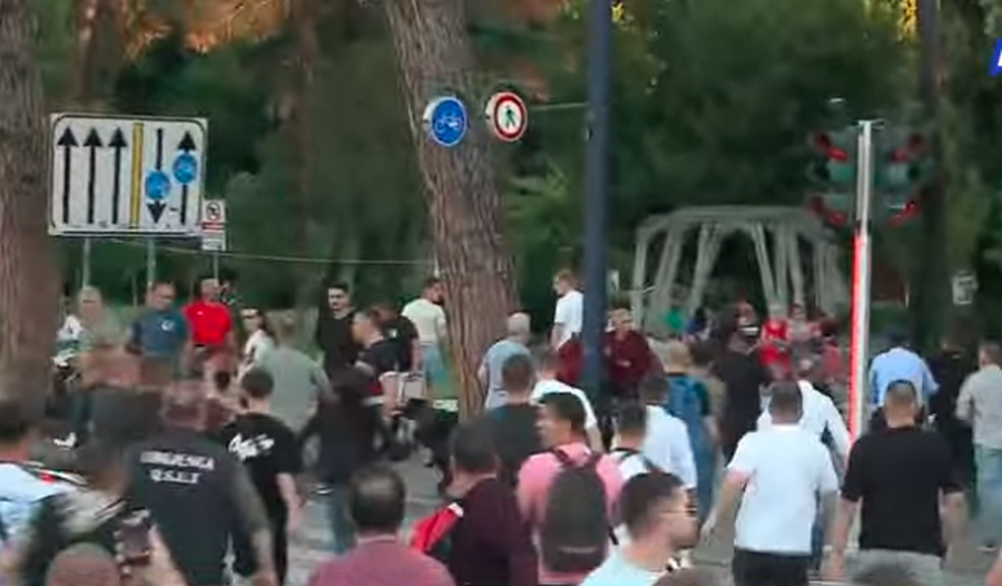 &ldquo;Posht&euml; patronazhist&euml;t&rdquo;, tensione n&euml; protest&euml;,