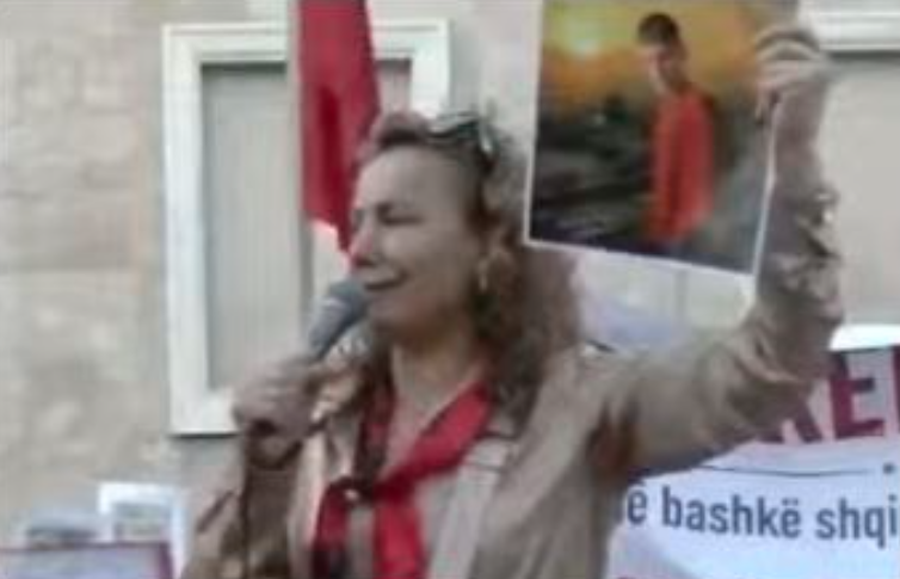15 vjeçari u vra me thikë, halla e tij: Në spital u fikën