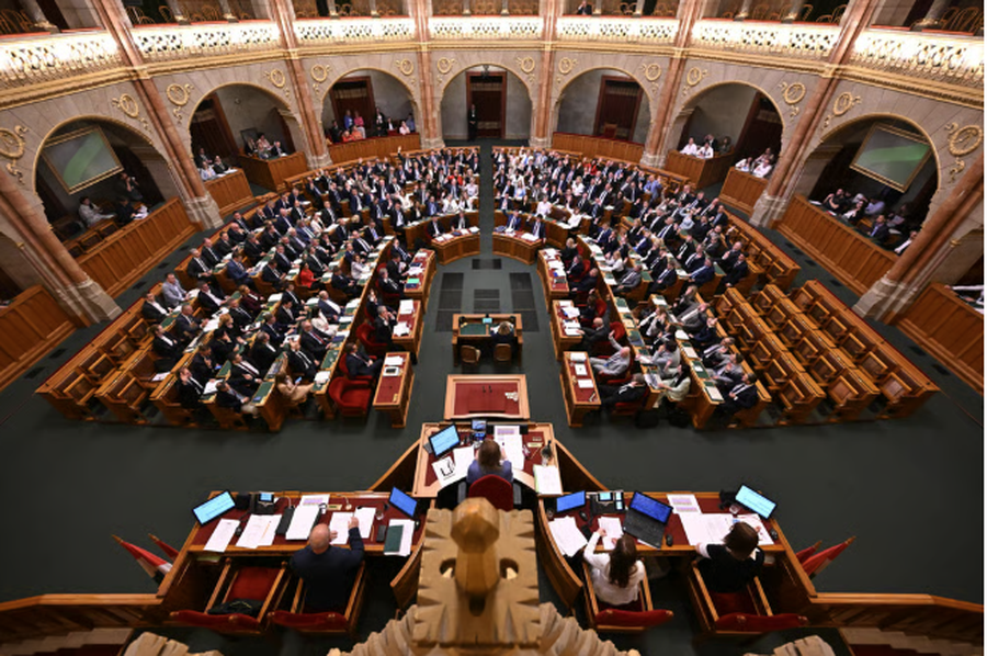 E premtoi Magyar, miratohet amendamenti në Hungari, mandati i kryeministrit