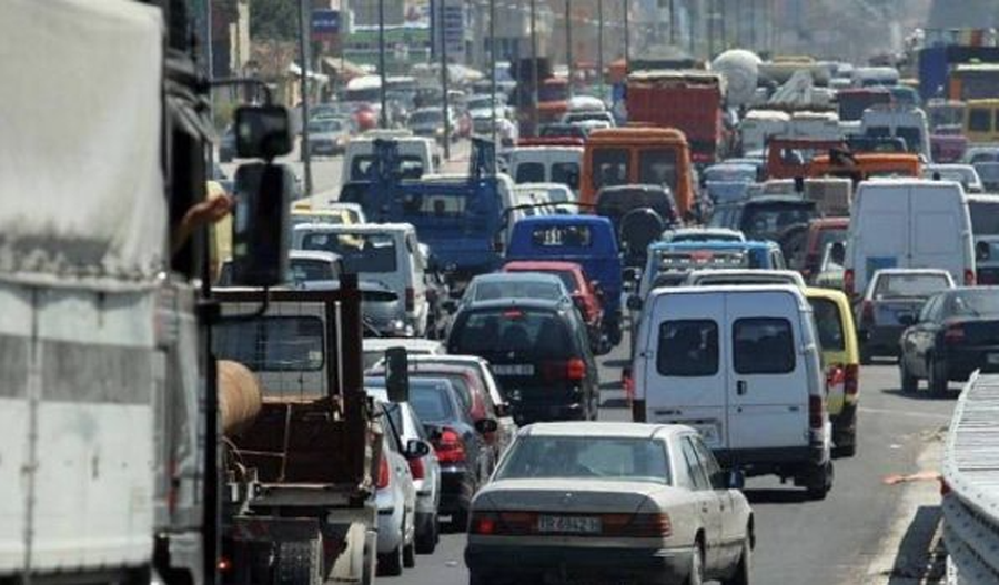Fluksi i sezonit veror, deri në shtator ndalohen mjetet e rënda