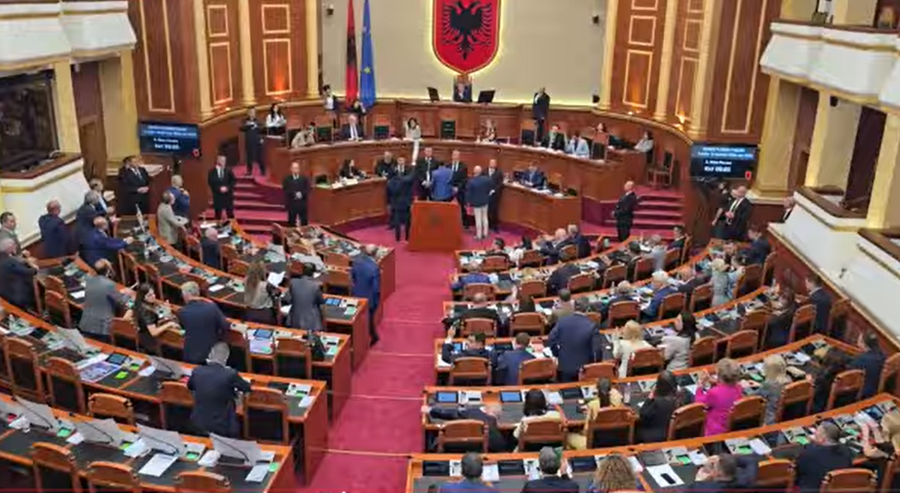 Kuvend/ Mazhoranca nuk b&euml;n dot numrat, shtyn seanc&euml;n n&euml; or&euml;n