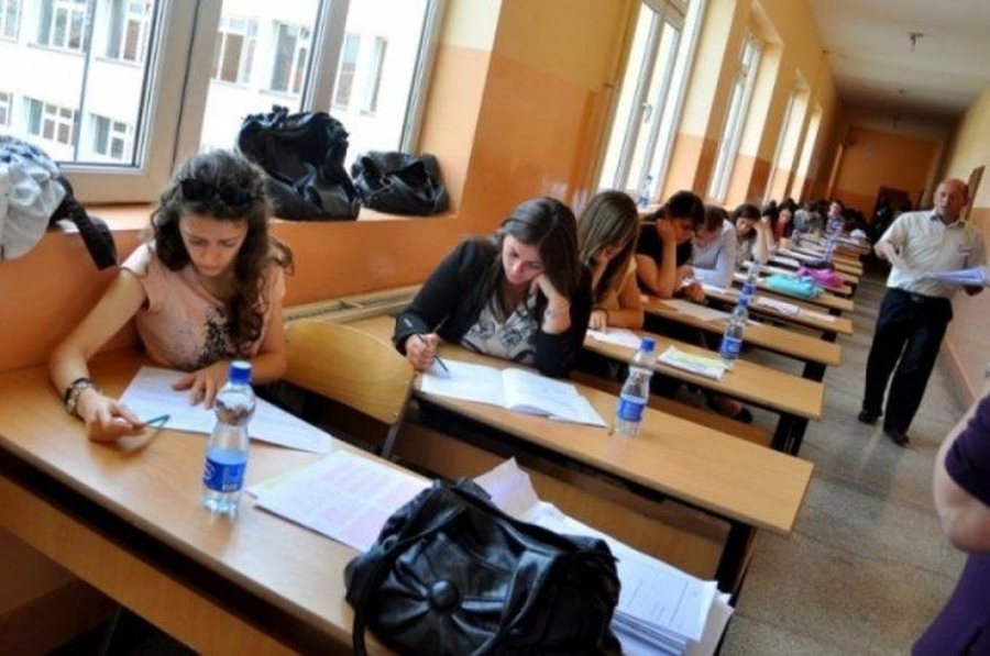 Provimet e lirimit/ 29 mijë minimaturantë testohen sot në