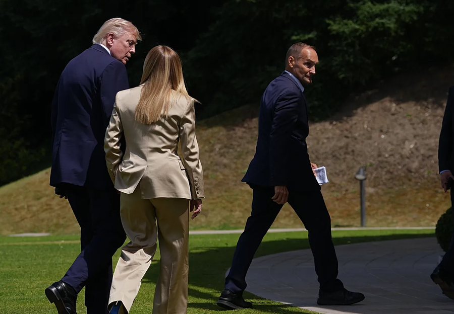 “M’u lut për një foto”, Trump sulmon Melonin pas
