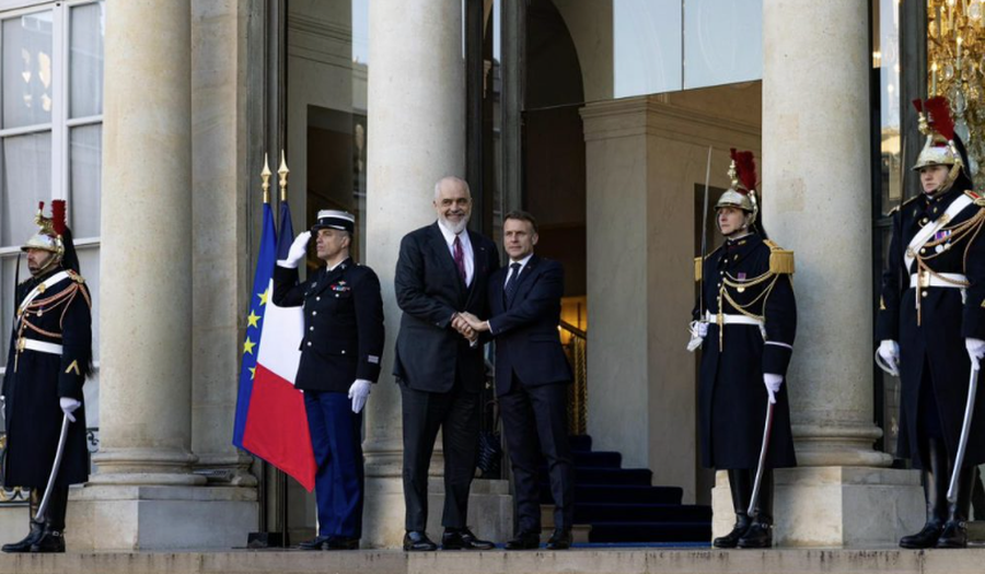 Rama viziton sot Parisin, pritet nga Macron në Pallatin