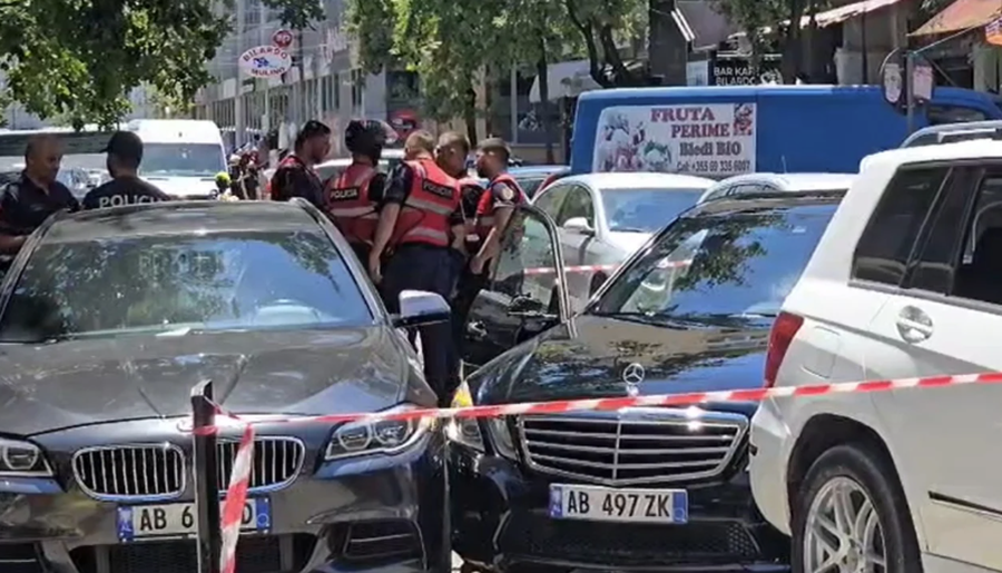 Po e ndiqte policia, shoferi në Durrës përplas 4 makina dhe