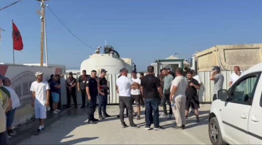 Sërish përplasje në aeroportin e Vlorës, kamionët e