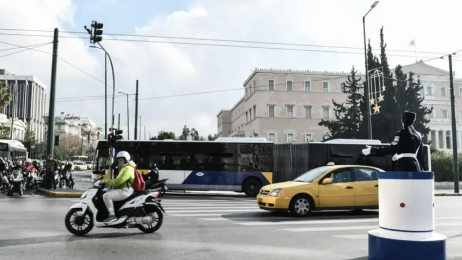 Sindikatat n&euml; Greqi njoftojn&euml; grev&euml; 24-or&euml;she, qytetet