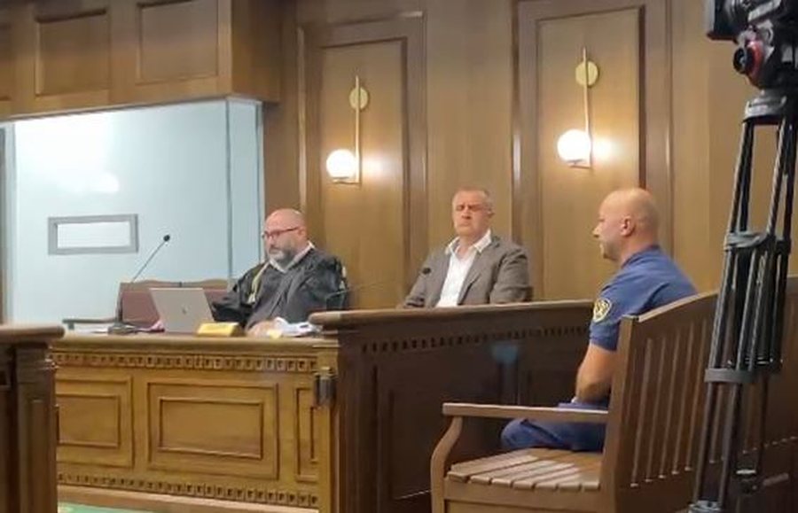 “Sterilizimi”, Beqaj paraqitet në gjyq jashtë kafazit!