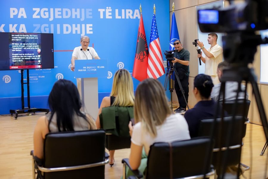 Berisha kundër kërkesës së protestuesve për qeveri