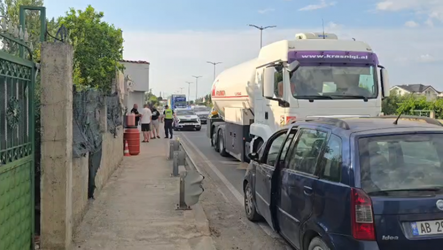 Aksident në Durrës–Plepa, makina del kundravajtje në