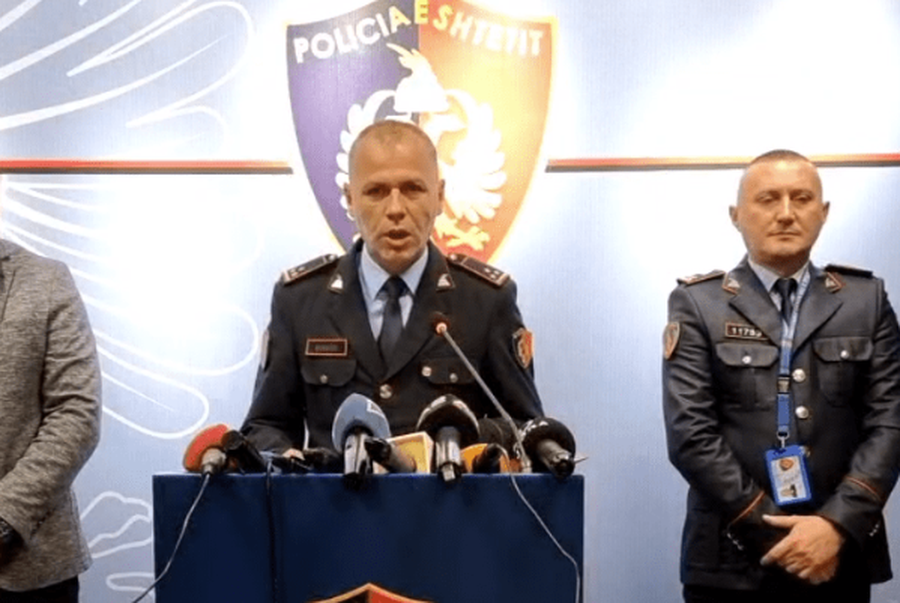 Ushtroi presion ndaj zyrtares, p&euml;rjashtohet nga policia ish-drejtori i