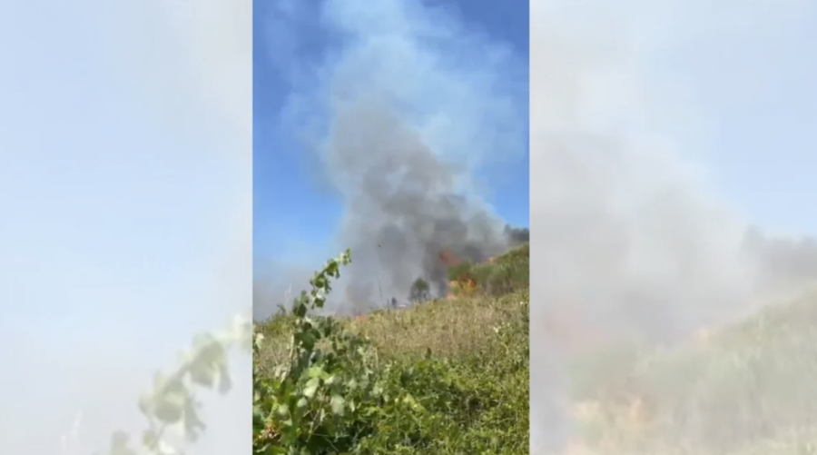 C&euml;rrik/ Zjarr i madh n&euml; kodrat e Sht&euml;rmenit, flak&euml;t shuhen