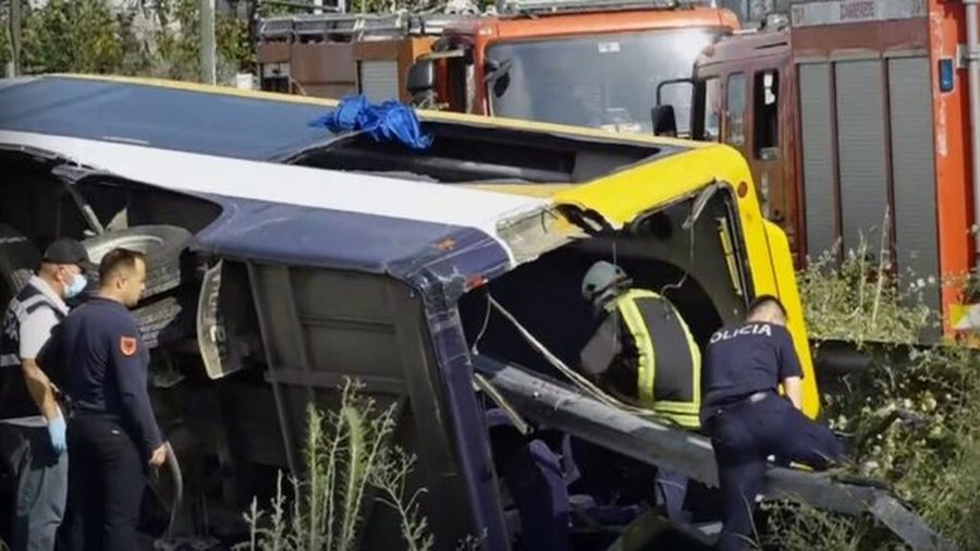 Aksident i r&euml;nd&euml; n&euml; autostrad&euml;n Tiran&euml;-Durr&euml;s/