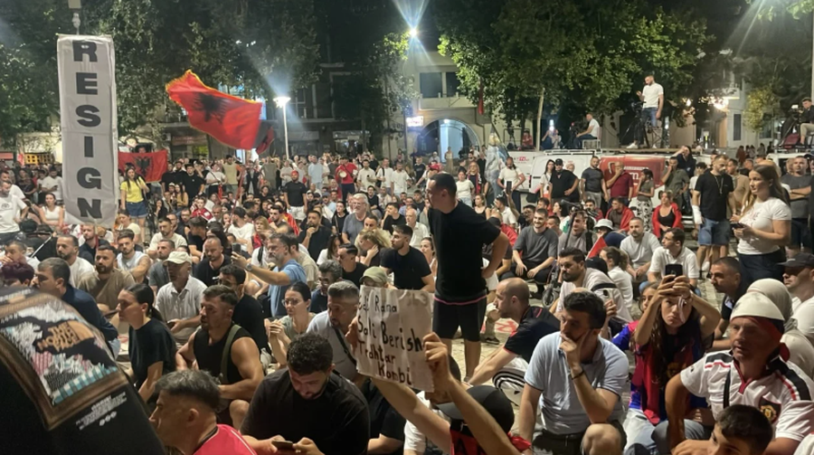 E paralajmëruan dje, sot protestuesit dorëzojnë në SPAK