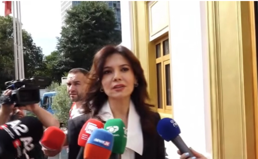 Spiropali jashtë Kuvendit: S’duhet të merremi me protestuesit,