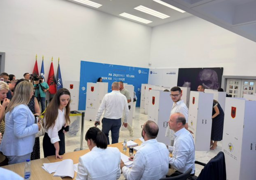 “Shkundet” kryesia e PD, pesë deputetë mbeten jashtë