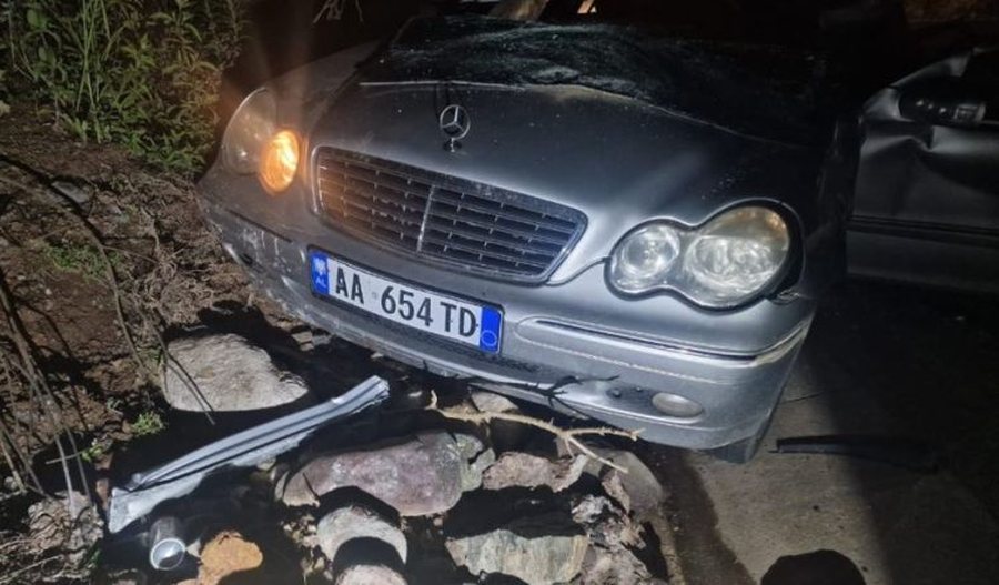 Tragjedi n&euml; Elbasan&ndash;Librazhd/ Shk&euml;mbi shk&euml;putet nga mali