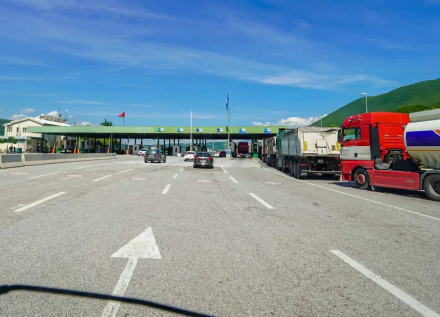 Aksident zinxhir n&euml; autostrad&euml;n Prizren&ndash;Morin&euml;,
