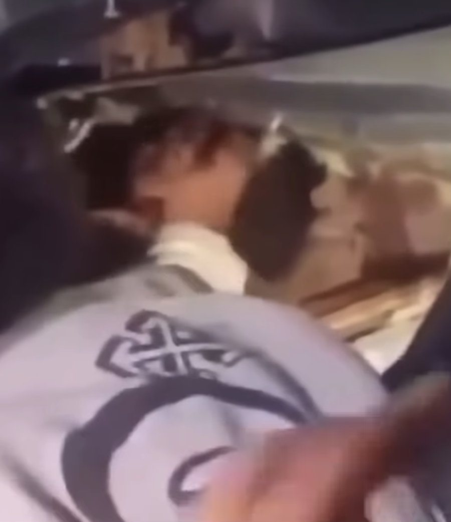VIDEO/ Vajza e vogël gjendet e gjallë nën rrënoja 10