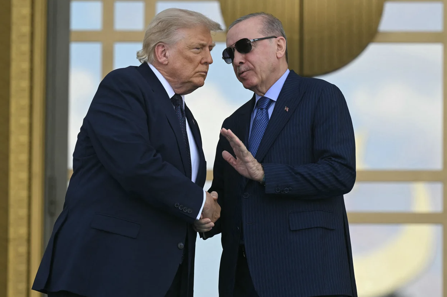 VIDEO/ Trump mbërrin në Turqi për Samitin e NATO-s, Erdogan