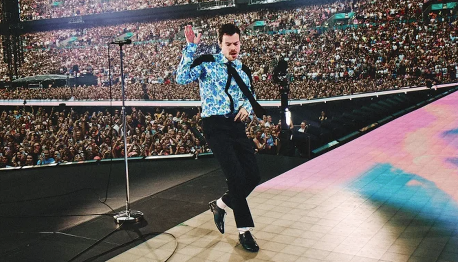 Harry Styles hyn në “Guinness”, mban 12 koncerte radhazi