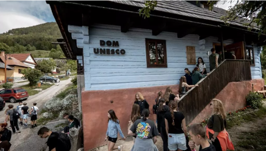 Fshati i UNESCO-s me vet&euml;m 17 banor&euml; k&euml;rkon m&euml; pak