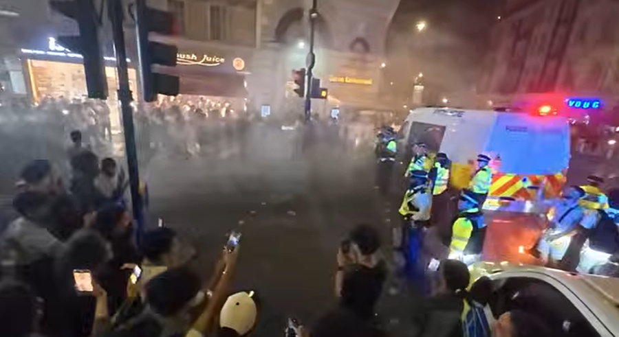 Maroku u mposht nga Franca, maroken&euml;t shkaktojn&euml; kaos n&euml;