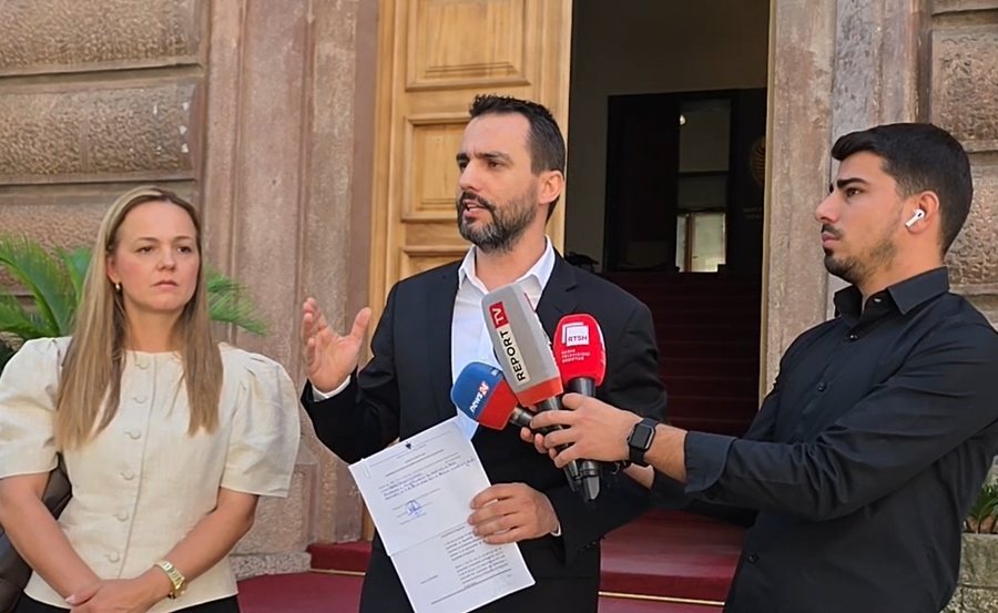 4 mln euro për Kanye West, Adriatik Lapaj çon në Kushtetuese