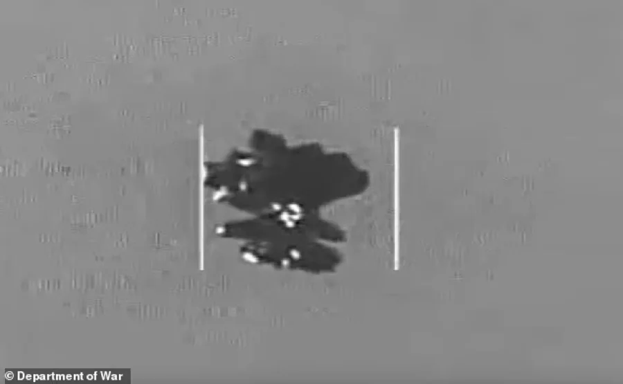 Zbulime të reja për UFO-t nga Pentagoni: Objekti me tetë cepa dhe
