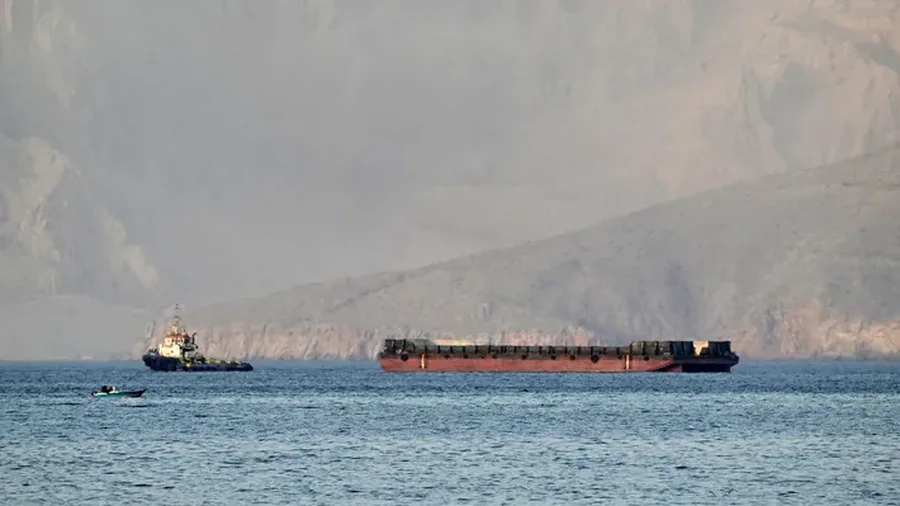 Irani bllokon s&euml;rish Ngushtic&euml;n e Hormuzit: Asnj&euml; anije nuk do