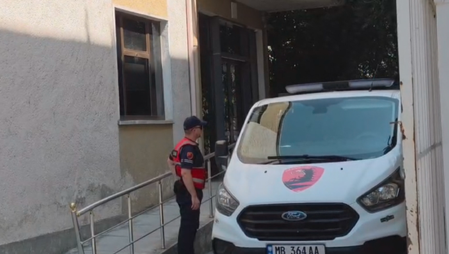 Dhunuan brutalisht të miturën dhe u tallën me të, lihen