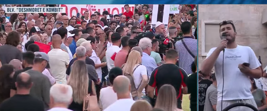44 ditë protestë, qytetarët mblidhen para Kryeministrisë: