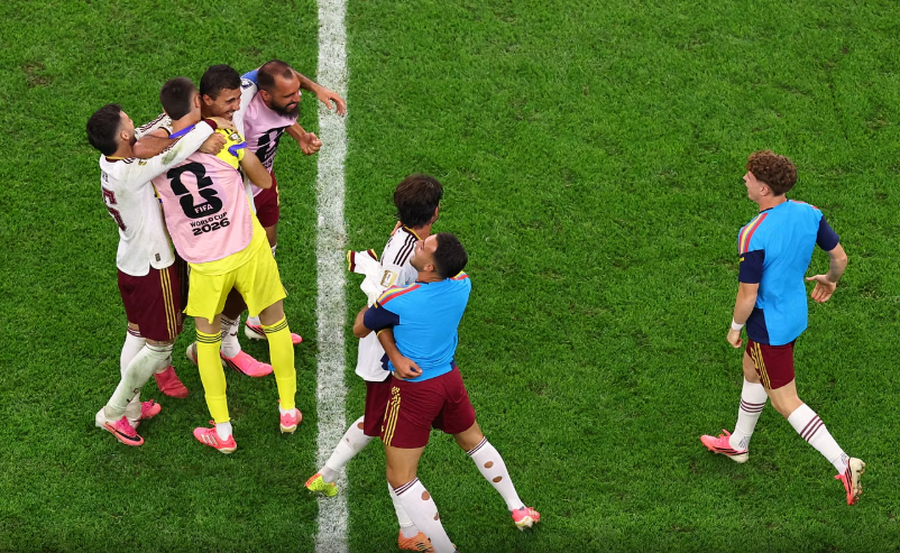 "Çmendet" Madridi, Spanja 'gjunjëzon'