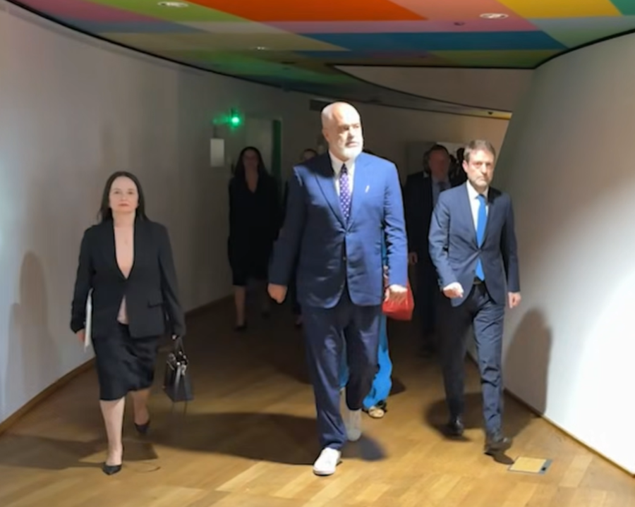 VIDEO/ &ldquo;Nj&euml; tjet&euml;r dit&euml; e sh&euml;nuar e