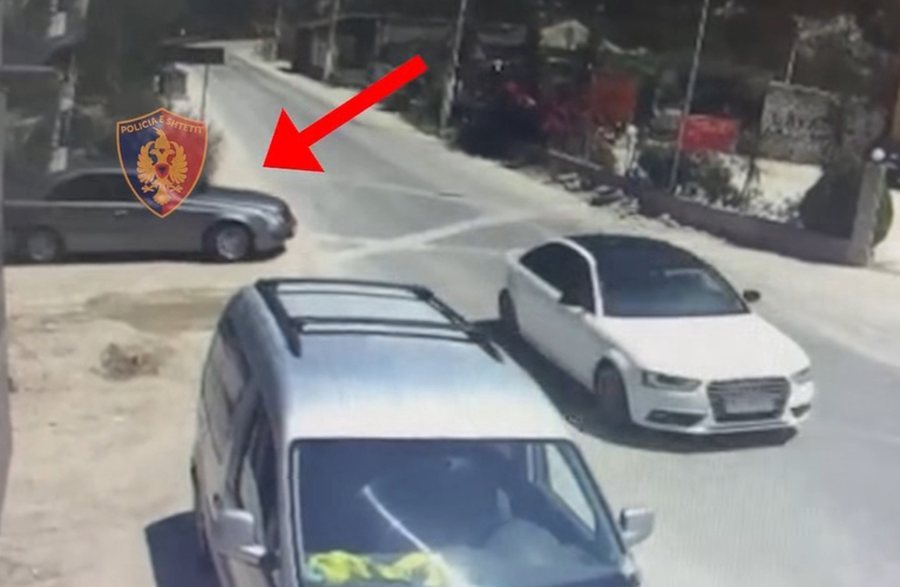 I vodh&euml;n parat&euml; t&euml; moshuarit me pistolet&euml; lod&euml;r dhe e