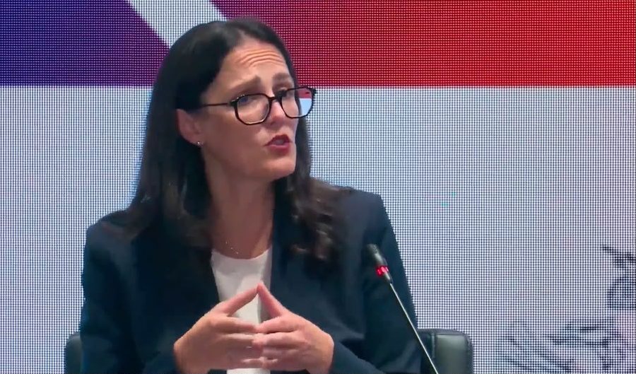 "Njer&euml;zit acarohen kur d&euml;gjojn&euml; shifra pozitive&rdquo;,