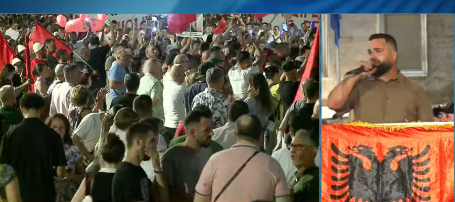 Protestuesit lajm&euml;rojn&euml; protest&euml; t&euml; madhe para Parlamentit