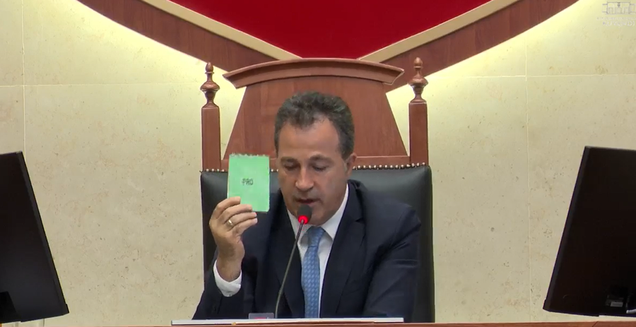 Opozita nuk e njeh Avokatin e Popullit, mazhoranca shtyn për të enjten