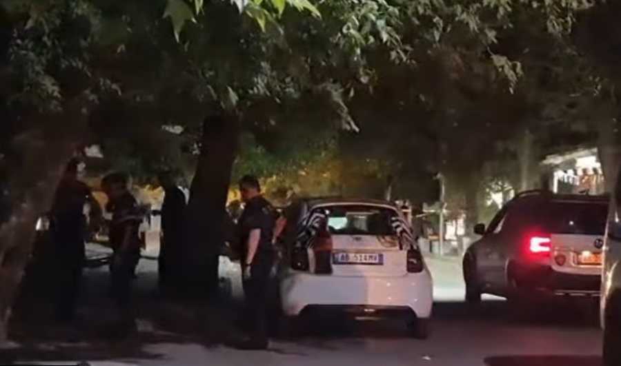Plagosja e kamarierit dhe 2 klientëve brenda lokalit në Elbasan,