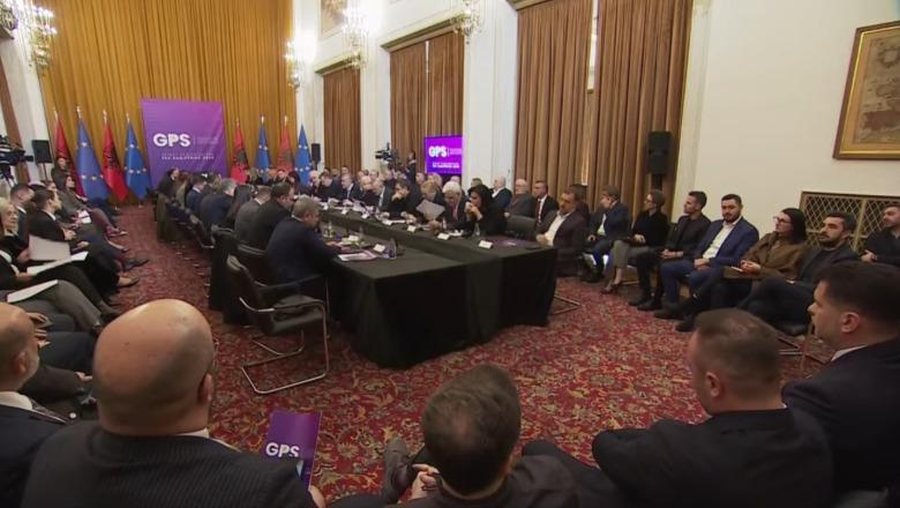 Rama mbledh grupin parlamentar dhe kabinetin të premten, a do të