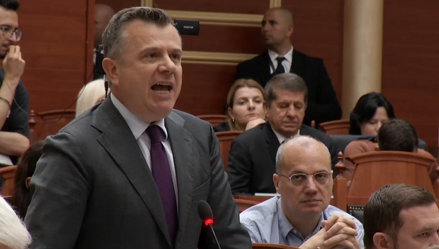 &ldquo;Terr*rist&euml;&rdquo;, Balla p&euml;r protestuesit: Kan&euml; lidhje me