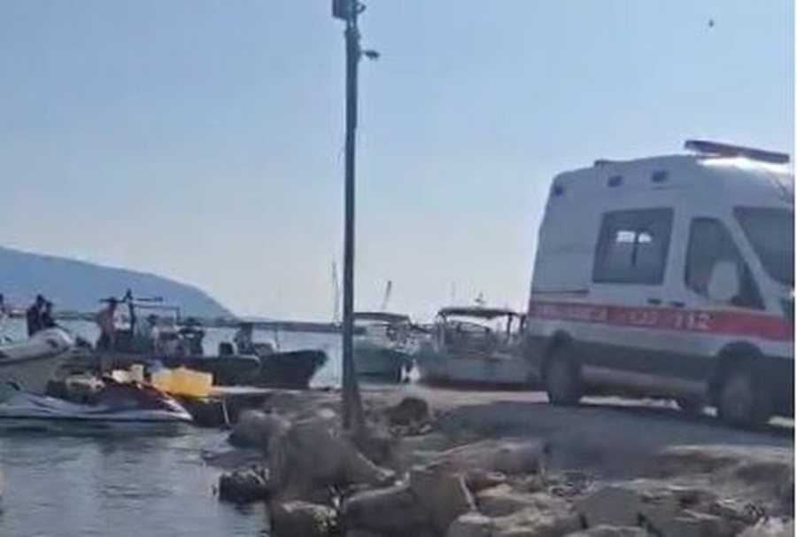 Vlor&euml;, helika e skafit i pret k&euml;mb&euml;n, 17-vje&ccedil;ari