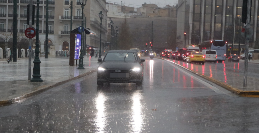 Greqia përfshihet nga moti ekstrem, mbi 100 mijë rrufe dhe