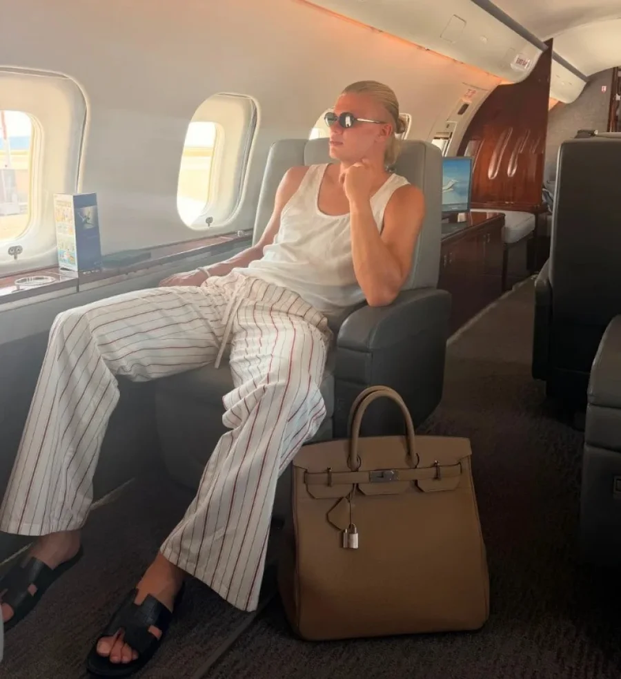 Birkin, makina luksoze dhe një rakun i balsamosur: Fiksimet e pazakonta